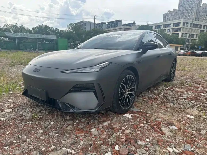 Geely Galaxy E8 550 km RWD Dragon Edition