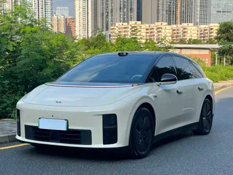 Li Auto Lixiang i6 Standard Edition
