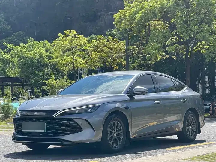 BYD Qin L 2025 DM-I Smart Drive 80 km Leading