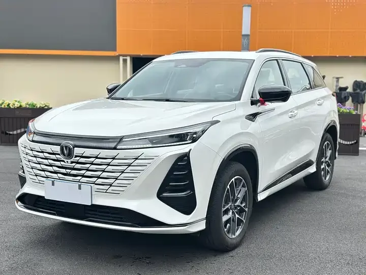 Used 2024 Changan CS75 PLUS Third Generation Champion 1.5T Intelligent Driving Navigation  — 400 km, White exterior (1)