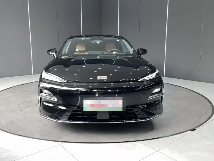 Geely Galaxy Starshine 8 130 km EM-i Flagship Edition
