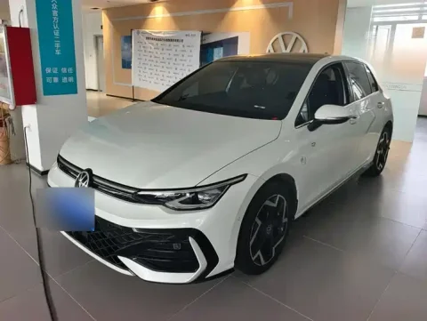 Volkswagen Golf 300TSI R-Line Lite