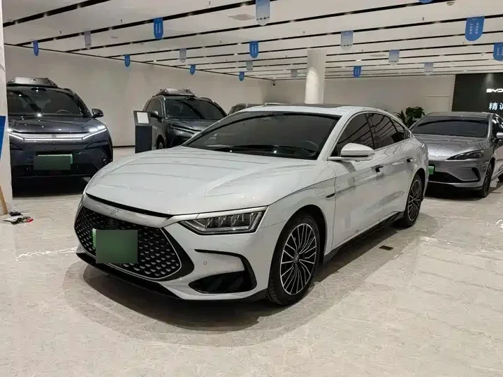 BYD Han DM-I Glory Edition 121 km Premier