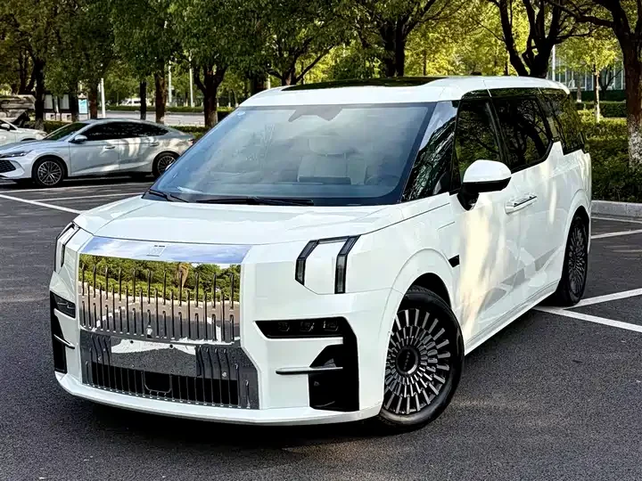 Zeekr 009 WE Edition Electric MPV