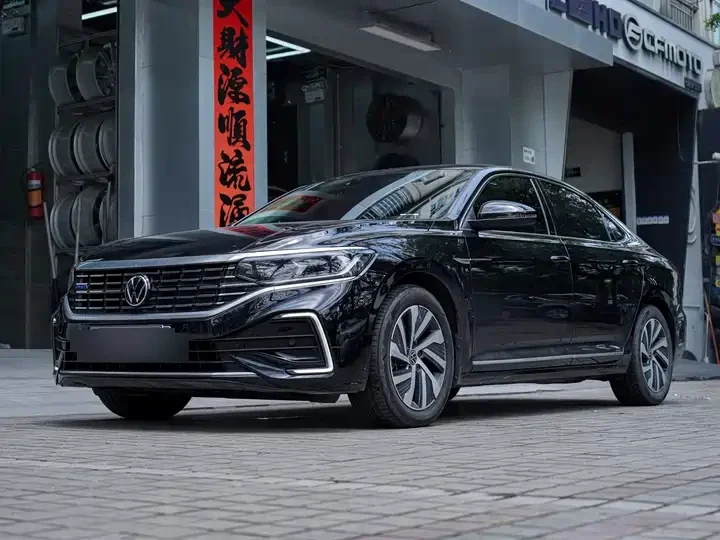 Volkswagen Passat 430PHEV Luxury Edition