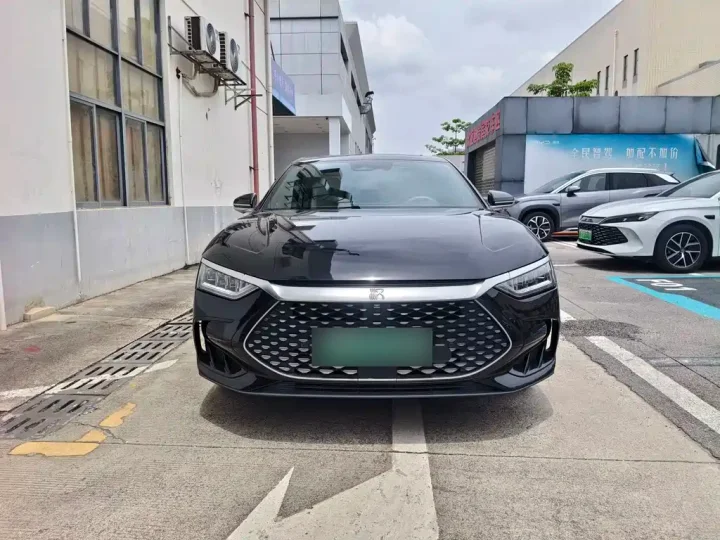 BYD Han DM-I Glory Edition 200 km Flagship