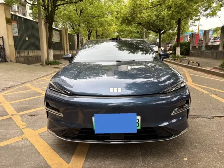 Geely Galaxy Starshine 8 EM-P 130KM Starship Edition