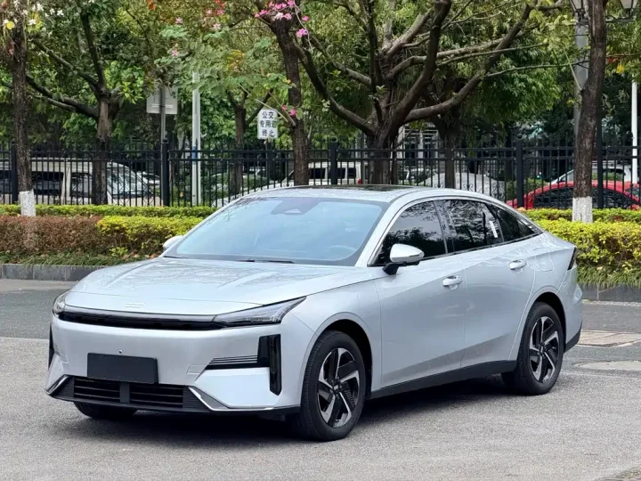 Geely Galaxy L6 EM-i 140KM Starship Edition