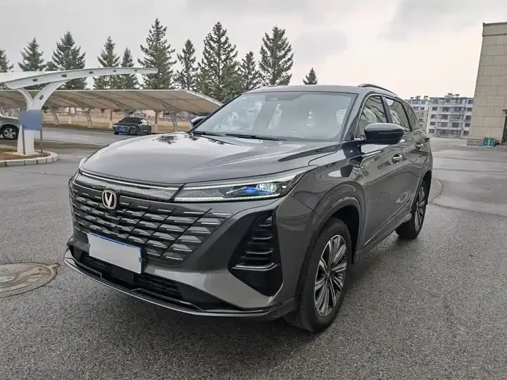 Used 2026 Changan CS75 Plus Smart Champion 1.5T New Blue Whale Intelligent Navigation  — 1,000 km, Silver exterior (1)