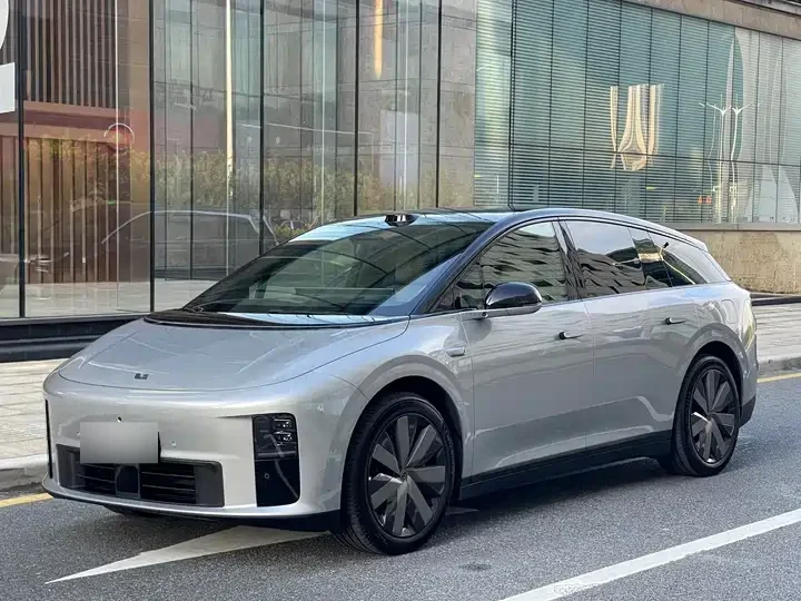 Li Auto Lixiang i6 AWD Standard Edition