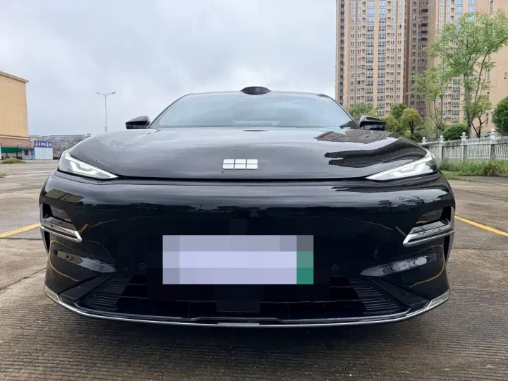 Geely Galaxy Starshine 8 EM-P 130KM Starship Edition