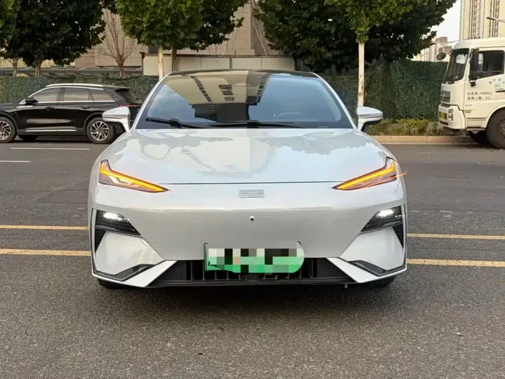 Geely Galaxy E8 665km RWD Starship Smart Driving