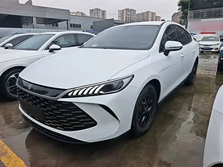 BYD Qin Plus DM-I Intelligent 55 km Leading Edition