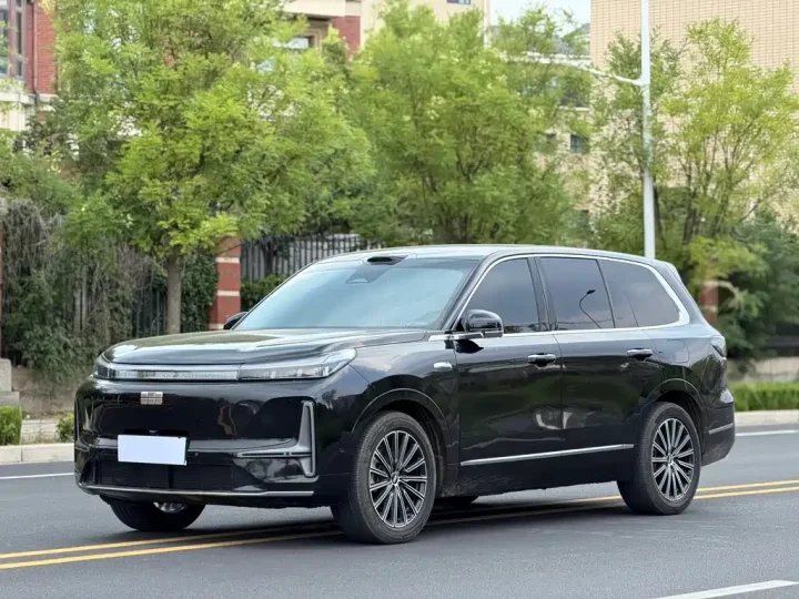 Geely Galaxy M9 210 km AWD Pilot Edition