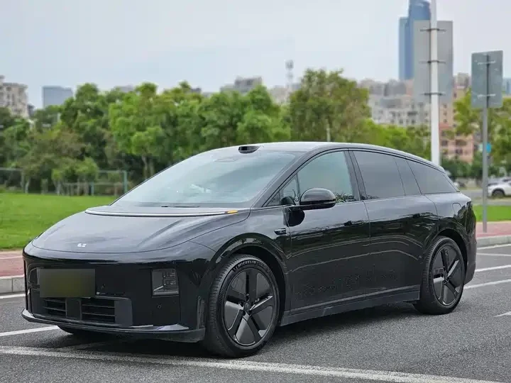 Li Auto Lixiang i6 Standard Edition