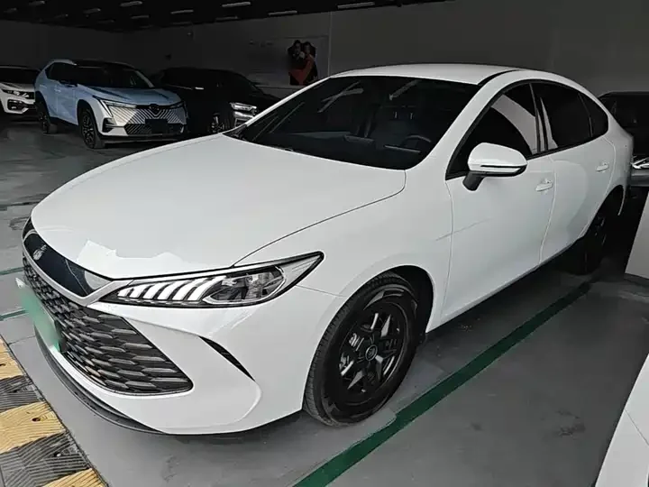 BYD Qin Plus DM-I Intelligent 55 km Leading Edition
