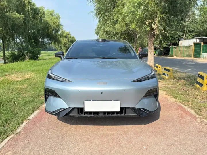 Geely Galaxy E8 AWD Starship LiDAR Smart Driving Edition