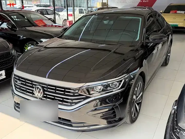 Volkswagen Passat 2023 330TSI 2.0T Prestige Edition