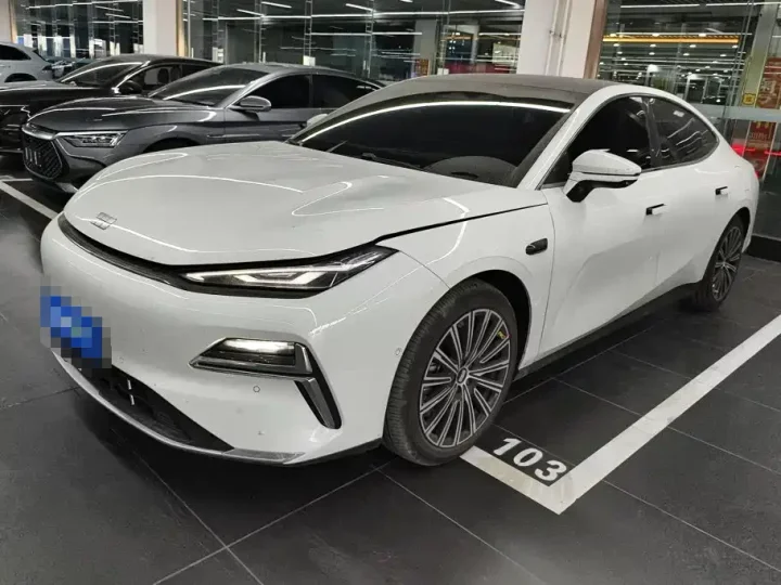 Geely Galaxy Starshine 8 130 km EM-i Flagship Edition